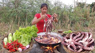 Okapi Diet and Feeding Habits [upl. by Nobel]