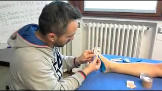 Tecnica di Taping per lalluce Valgo [upl. by Reema]