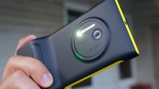 Review Nokia Lumia 1020 Camera Grip Accessory  Pocketnow [upl. by Orlene]