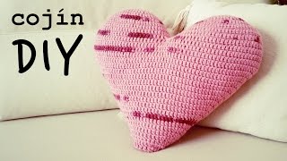 Cojin de Corazon a Crochet  How to crochet a HEARTshaped pillow [upl. by Payne]