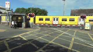 Birkdale Level Crossing [upl. by Spatz138]